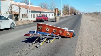 Cortejo fúnebre perdió el ataúd en plena Ruta 22 en Senillosa