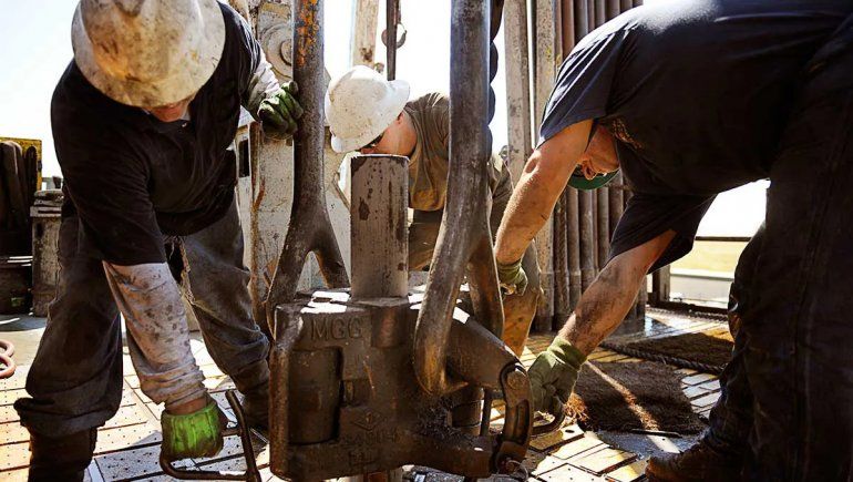 Los dos sindicatos petroleros se preparan para ir al paro