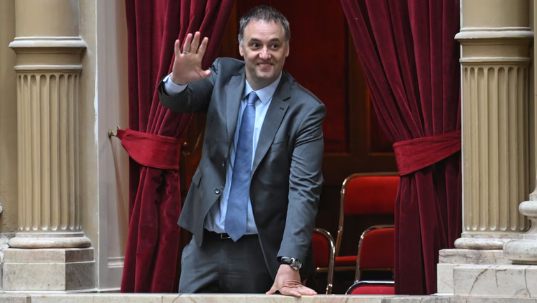 Manuel Adorni llega al Congreso para presentar su primer informe de gestión