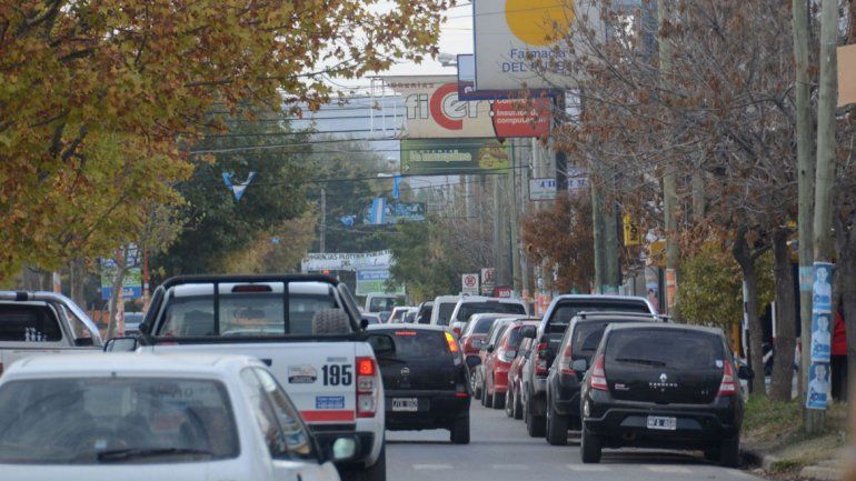 La ciudad trata de proteger a un sector importante de la economía. Yo Compro en Plottier es el nombre de la campaña de difusión que busca que los vecinos gasten la plata en la localidad.