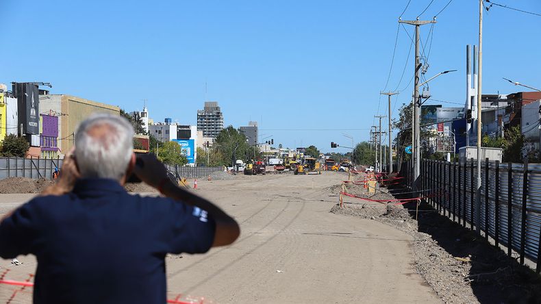 En 25 fotos: desde adentro, así avanzan los trabajos de la Avenida Mosconi | LM Neuquen En 25 fotos: desde adentro, así avanzan los trabajos de la Avenida Mosconi