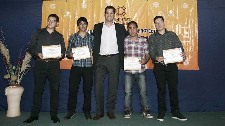 Shell capacitó en petróleo a 80 jóvenes en El Chañar