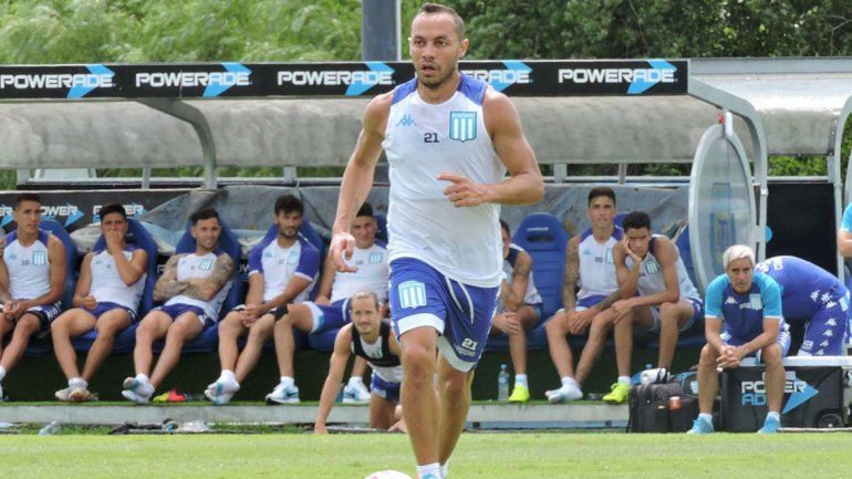 Mientras espera al Morro, la Academia  hizo fútbol