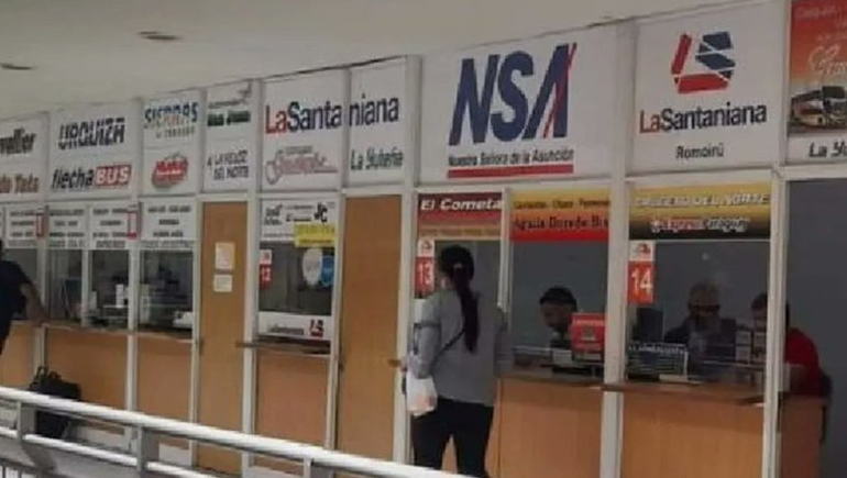 Desarticulan una banda que vendía PCR truchos en una terminal de colectivos