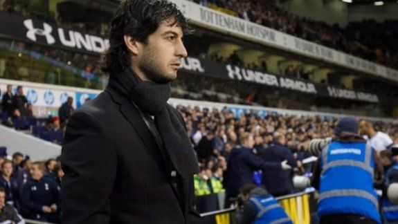 Juan Ferrando, el DT que logró dos ascensos con el Volos y está cerca de perder la vista.