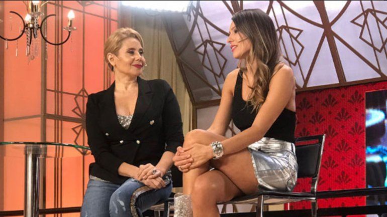 Pampita confesó que le encantan  los vestidos sado