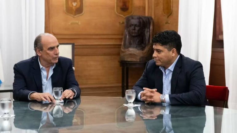 Claudio Vidal, Gobernador de Santa Cruz aseguró que con Javier Milei hay rispideces, pero con el Ministro del Interior, Guillermo Francos, la  relación es cordial. Foto: Infobae.