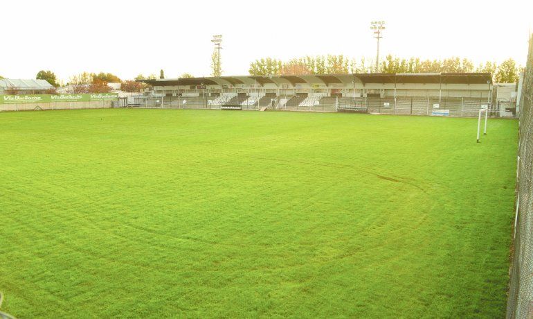 El césped natural es una realidad en La Visera de Cemento y los hinchas quieren una manga que esté a la altura. Es por eso que comenzaron a reunir fondos para lograrlo.