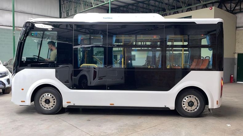 Los nuevos buses de COLE tendrán capacidad para 20 pasajeros. | LM Neuquen Los nuevos buses de COLE tendrán capacidad para 20 pasajeros.