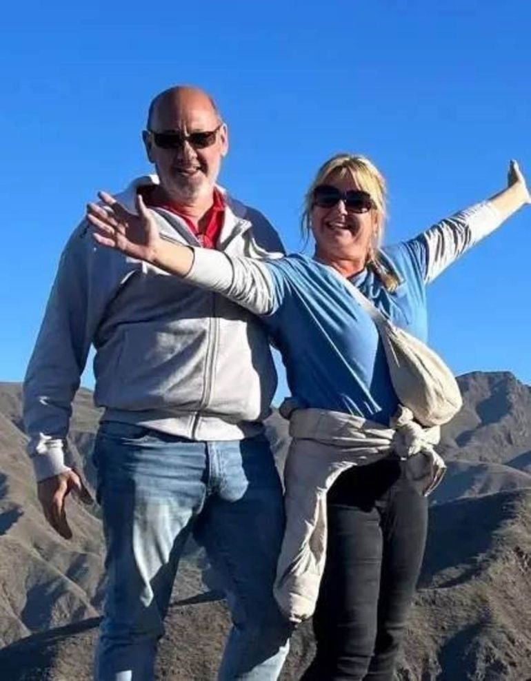 Matrimonio asesinado en Gran Bretaña, investigan si tiene relación con la compra de billetes de lotería. Matrimonio asesinado en Gran Bretaña, investigan si tiene relación con la compra de billetes de lotería.