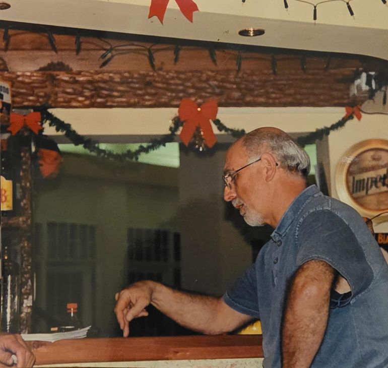 Luis Bonet, Lubi, el mentor y pilar de Juanito. Luis Bonet, Lubi, el mentor y pilar de Juanito.
