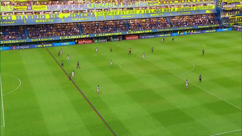 El VAR anuló el 2-1 de Boca por un fino offside.