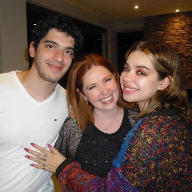 Andrea del Boca junto a su hija Anna Chiara y su novio. Andrea del Boca junto a su hija Anna Chiara y su novio.