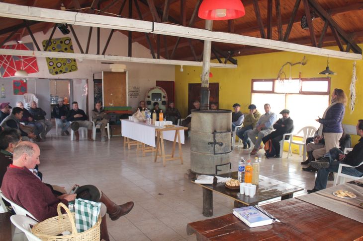 Participaron productores de Loncopué, Las Lajas, Ñorquín y Primeros Pinos, entre otros. Foto: gentileza SRN. Participaron productores de Loncopué, Las Lajas, Ñorquín y Primeros Pinos, entre otros. Foto: gentileza SRN.