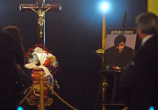 Cálida despedida a Adrián Otero