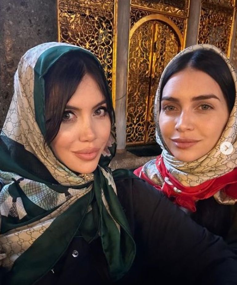 Hace pocas semanas, Zaira visitó a Wanda en Turquía. Hace pocas semanas, Zaira visitó a Wanda en Turquía.