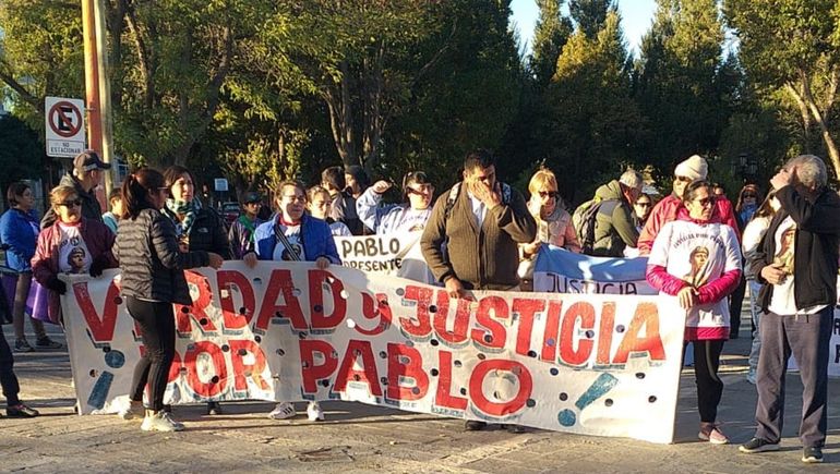 Marcha para pedir justicia por el soldado Pablo Córdoba en Zapala. (Foto: Gentileza La Voz del Pueblo Zapala) Marcha para pedir justicia por el soldado Pablo Córdoba en Zapala. (Foto: Gentileza La Voz del Pueblo Zapala)