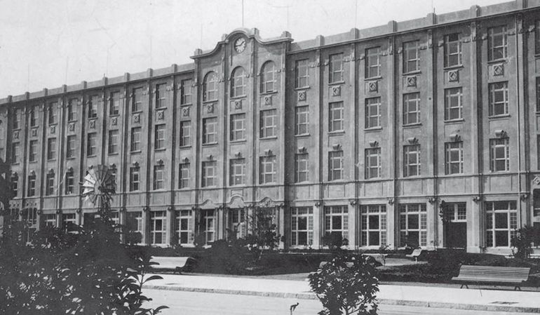 Hotel de los Inmigrantes en Buenos Aires, donde se hospedaban muchos de los recién llegados al país. Hotel de los Inmigrantes en Buenos Aires, donde se hospedaban muchos de los recién llegados al país.