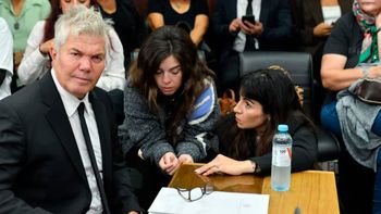 Gianinna Maradona se descompensó en el juicio cuando mostraron imágenes de la autopsia. Gianinna Maradona se descompensó en el juicio cuando mostraron imágenes de la autopsia.
