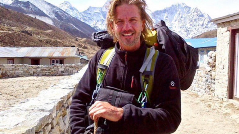 El rubio aseguró que ir por los 8850 metros de altura sobre el nivel del mar tiene que ver con una cuestión personal.