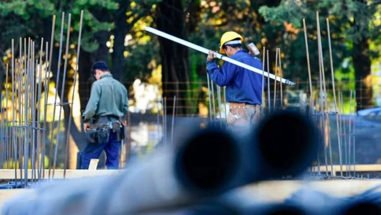 La convocatoria está dirigida a personas con títulos técnicos secundarios o terciarios.