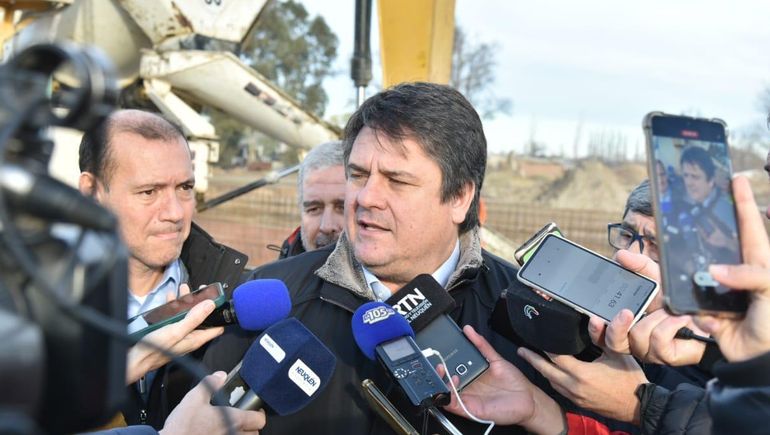Mariano Gaido y Omar Gutiérrez tras recorrer las obras del canal Necochea. Mariano Gaido y Omar Gutiérrez tras recorrer las obras del canal Necochea.