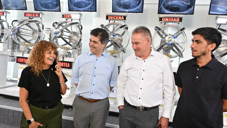 El sorteo de la última noche de la Fiesta de la Confluencia se realizó este martes en los bolilleros del IJAN