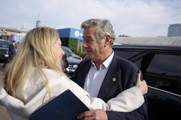 Nicolás Pino con Karina Milei.
