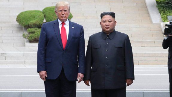Trump dio un paso histórico y entró a Corea del Norte