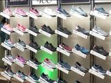 La marca de zapatillas más buscada en Chile llegó a Argentina: los increíbles precios