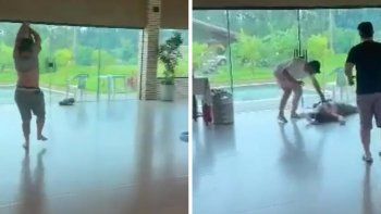 se dio un porrazo contra la puerta al querer festejar se dio un porrazo contra la puerta al querer festejar