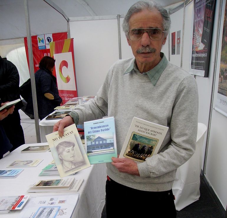 Además de tres libros de relatos y poemas, Nuncio Agostino publicó en 2018 el libro