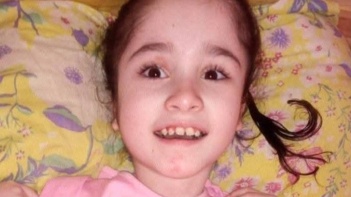 Luana llevaba un mes muerta en su cama y su madre usaba insecticidas para tapar el olor | LM Neuquen Luana llevaba un mes muerta en su cama y su madre usaba insecticidas para tapar el olor