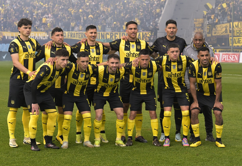 La suerte de Racing: Peñarol llega en medio de pésimas noticias para la Libertadores