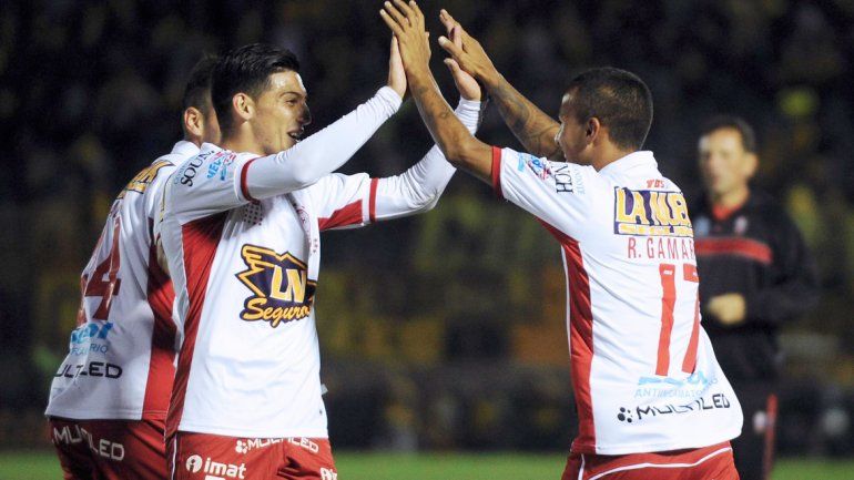 El equipo de Domínguez quiere encaminar la clasificación a octavos.