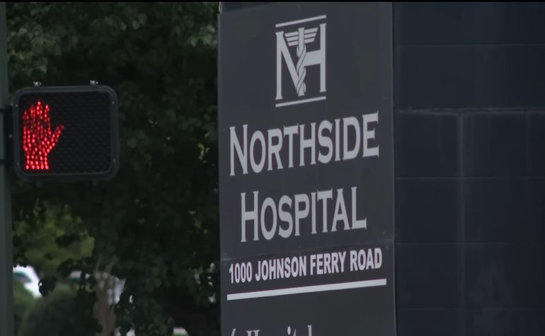 Según su madre, la mujer embarazada fue atendida inicalmente en el Northside Hospital de Atlanta, donde le dieron el alta: después todo se complicó.