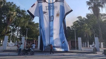 Argentina. Camiseta gigante.