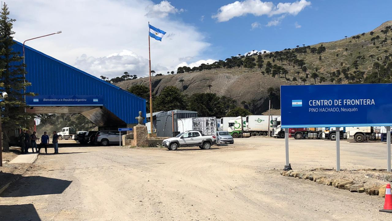 Debido a las condiciones climáticas, tres pasos fronterizos se encuentran cerrados preventivamente. Debido a las condiciones climáticas, tres pasos fronterizos se encuentran cerrados preventivamente.