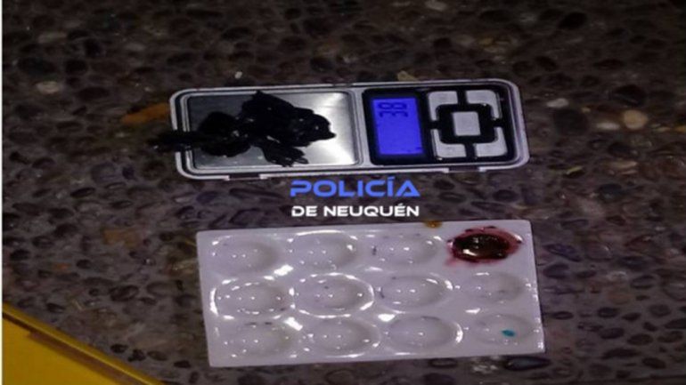 Abandonó la moto porque iba con droga, pero lo atraparon