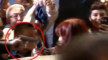 detienen a un hombre que gatillo con un arma a cristina fernandez detienen a un hombre que gatillo con un arma a cristina fernandez