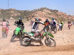 Se llevó a cabo la segunda edición de su Clínica de Motocross en Neuquén Se llevó a cabo la segunda edición de su Clínica de Motocross en Neuquén