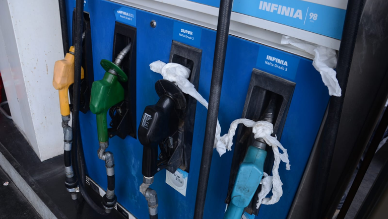 El faltante de combustible se agrava en todo el país. El faltante de combustible se agrava en todo el país.