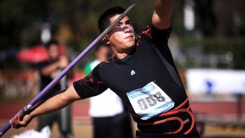 el afectuoso adios del atletismo local para braian toledo el afectuoso adios del atletismo local para braian toledo