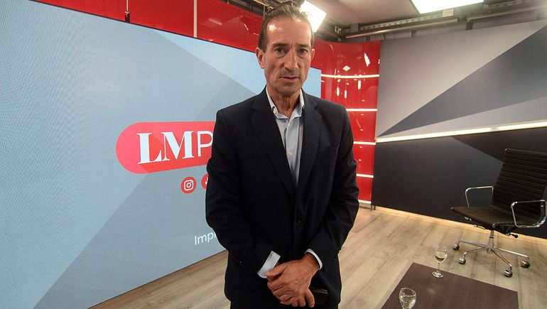 El ministro Jorge Tobares se encuentra trabajando para encontrar alternativas y brindar soluciones a los trabajadores de la Cerámica Neuquén. El ministro Jorge Tobares se encuentra trabajando para encontrar alternativas y brindar soluciones a los trabajadores de la Cerámica Neuquén.