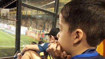 su corazon funciona a medias, pero late como la bombonera su corazon funciona a medias, pero late como la bombonera