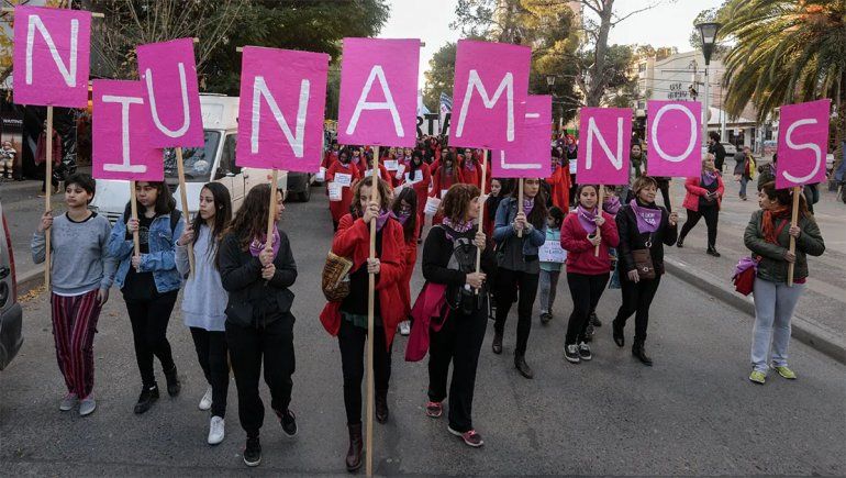 Mantuvo cautiva a su novia bajo amenazas de armas de fuego