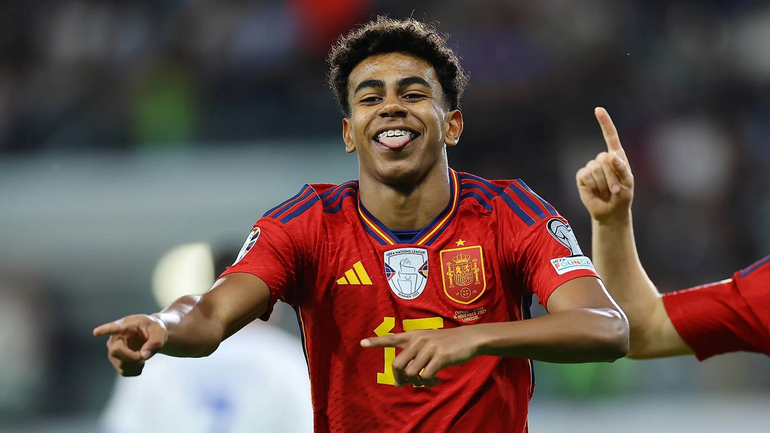 Lamine Yamal, la joven promesa de España que brilla en Barcelona. Lamine Yamal, la joven promesa de España que brilla en Barcelona.