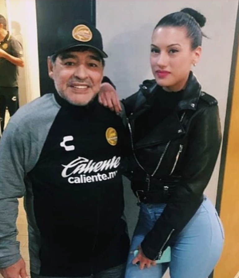 La novia de L-Gante, Macarena Hanna, con Diego Maradona. La novia de L-Gante, Macarena Hanna, con Diego Maradona.