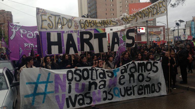 #NiUnaMenos: Neuquén marcha contra los femicidios en un miércoles negro