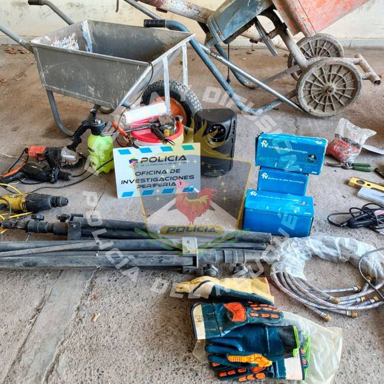 Los delincuentes ocultaban un valioso botín en sus aguantaderos de Plottier.
